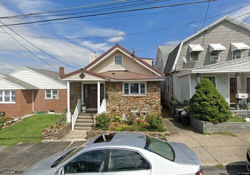 789 Roosevelt St, Hazleton, PA 18201 - photo 1