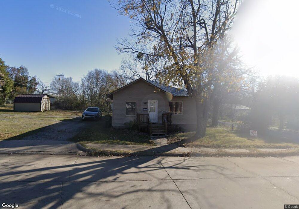 214 S 4th St, Henryetta, OK 74437 - photo 1