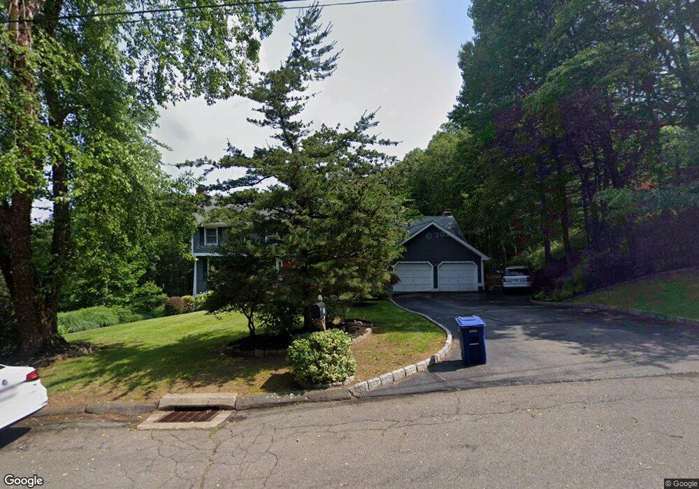 655 Aspen Ln, Orange, CT 06477 - photo 1