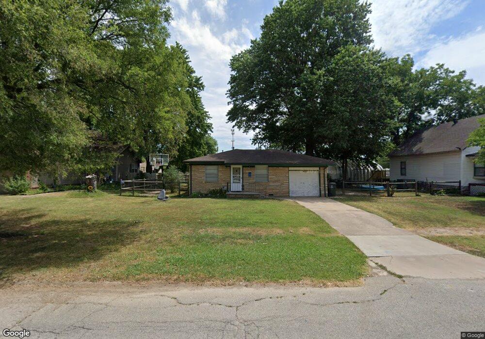 210 E 1st St, Skiatook, OK 74070 - photo 1