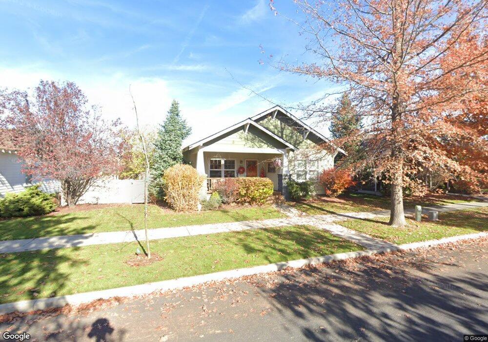 1627 NW Jackpine Ave, Redmond, OR 97756 - photo 1