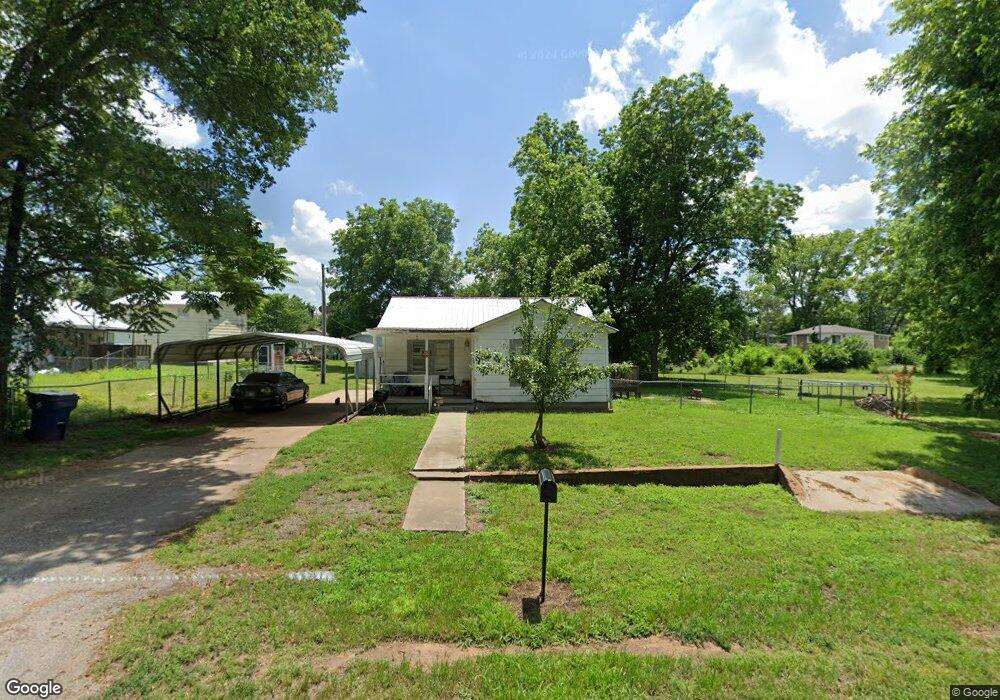 304 W Chestnut Ave, Duncan, OK 73533 - photo 1