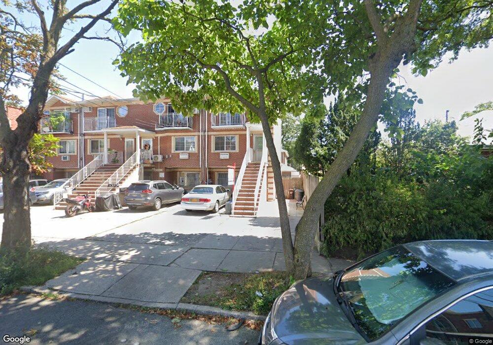 6141 167th St, Fresh Meadows, NY 11365 - photo 1