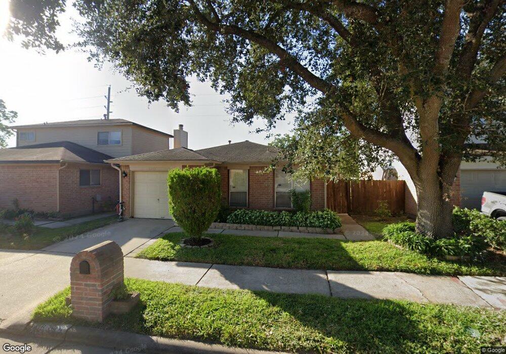 8335 E Ridge Dr, Houston, TX 77040 - photo 1