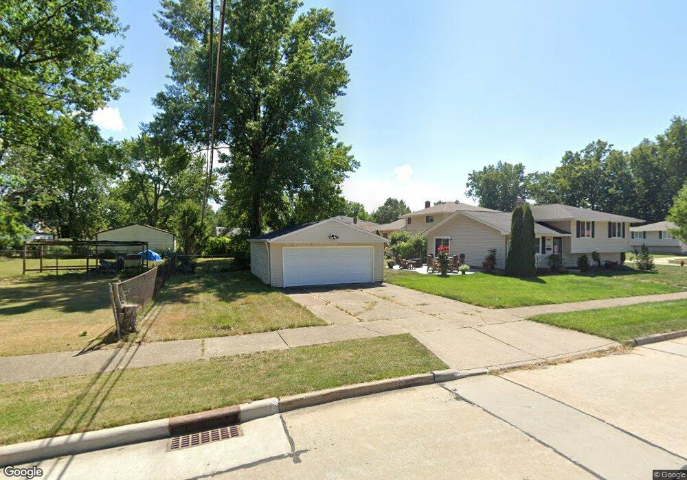 1813 Kennedy Dr, Wickliffe, OH 44092 - photo 1