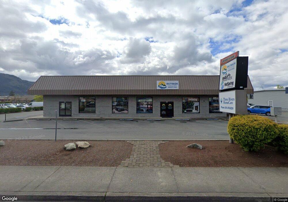 555 NE F St unit A-C, Grants Pass, OR 97526 - photo 1