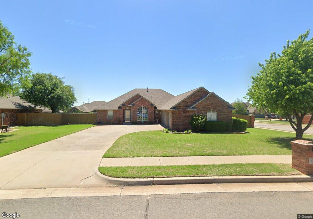 2708 Richland Ave, Edmond, OK 73012 - photo 1