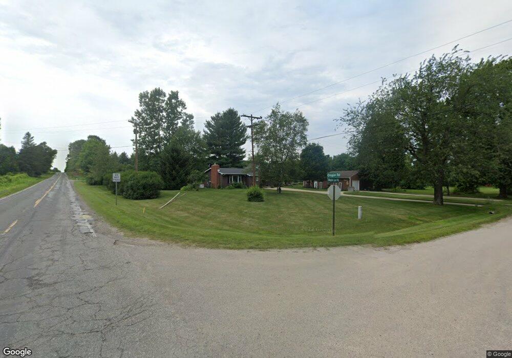 1011 N Mapleleaf Rd, Lapeer, MI 48446 - photo 1