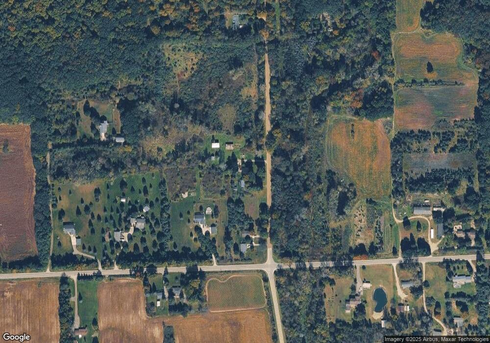 1041 N Mapleleaf Rd, Lapeer, MI 48446 - photo 1