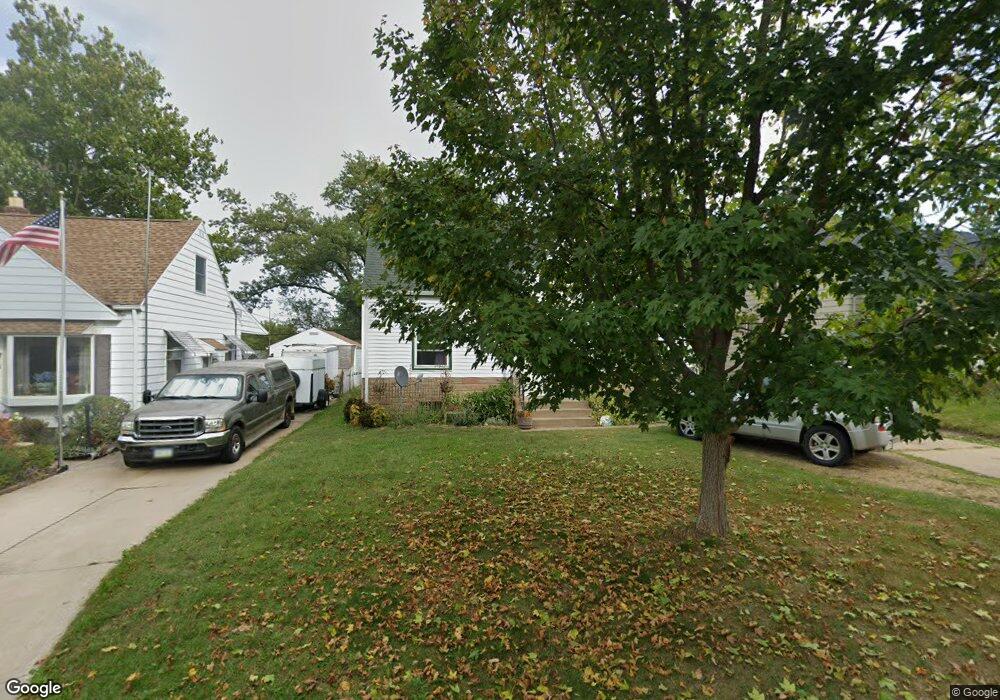 1026 33rd St SE, Cedar Rapids, IA 52403 - photo 1