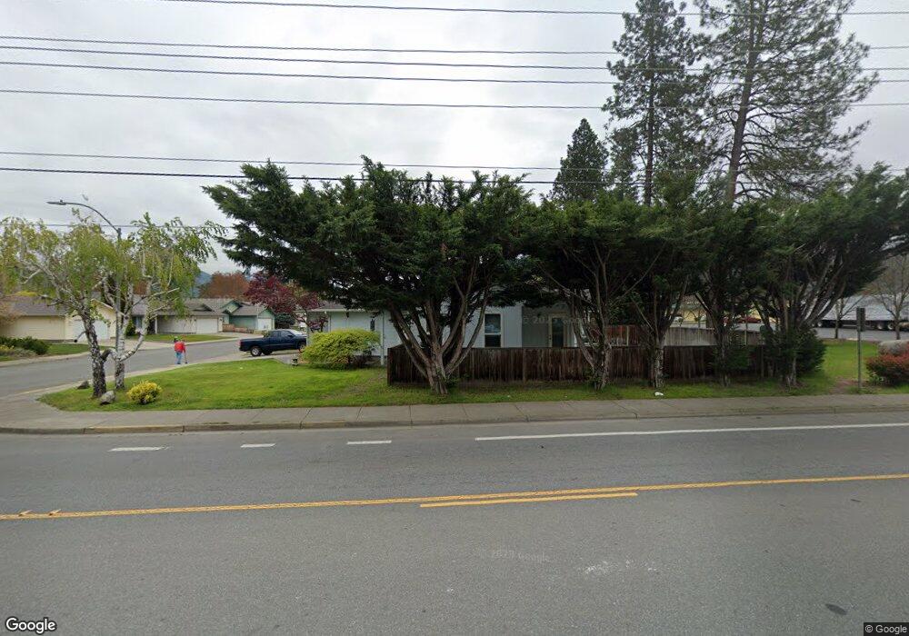 811 Golden Park Dr, Grants Pass, OR 97527 - photo 1