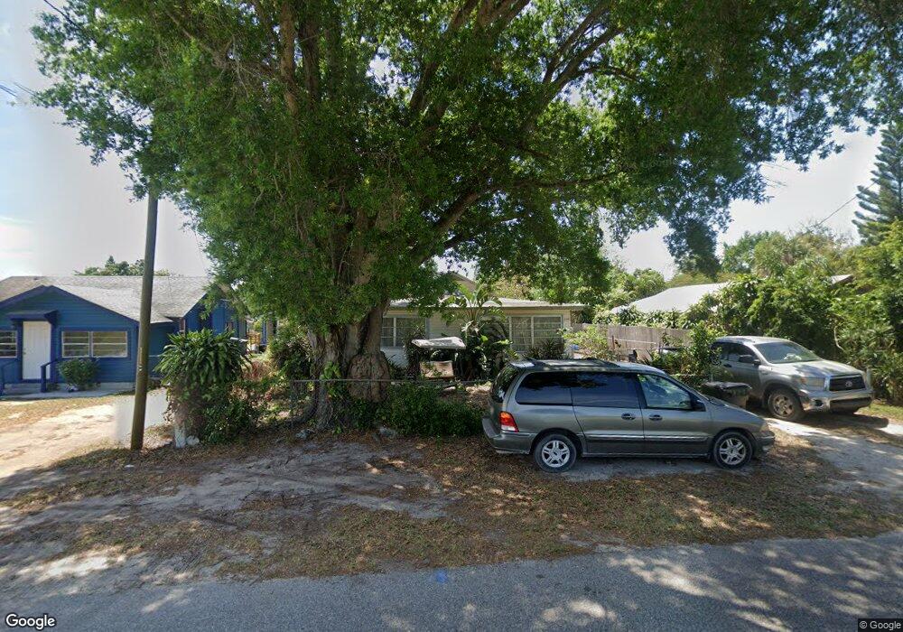 258 E Royal Palm St, Lake Placid, FL 33852 - photo 1