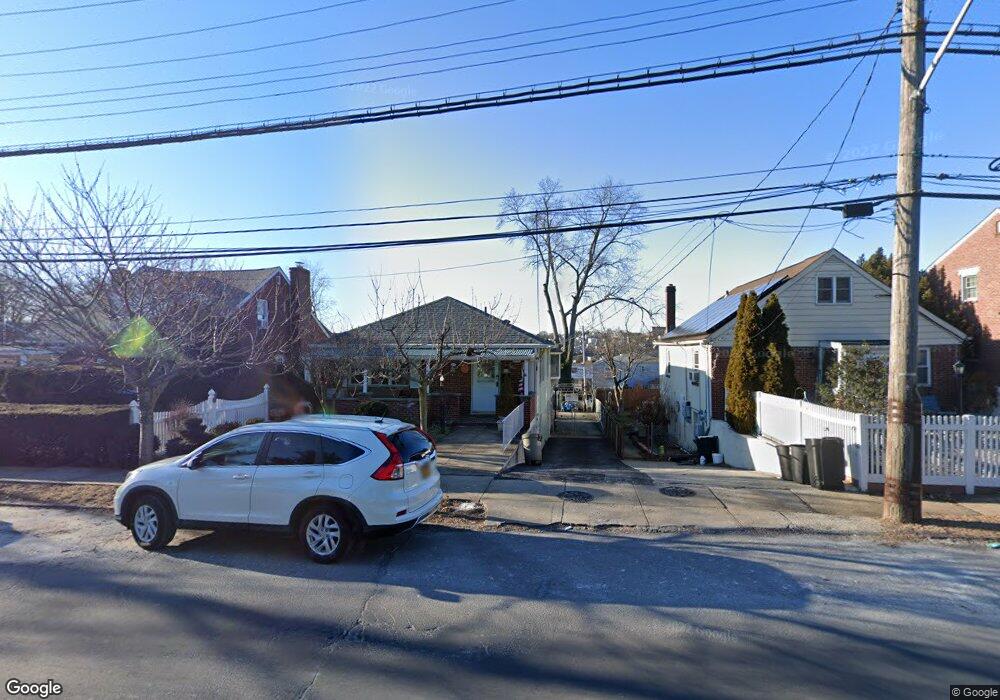 32 Stratton St S, Yonkers, NY 10701 - photo 1