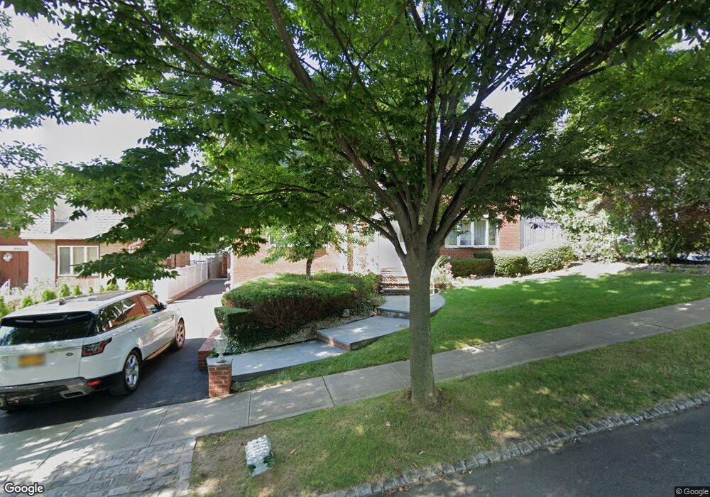 215 Arleigh Rd, Flushing, NY 11363 - photo 1