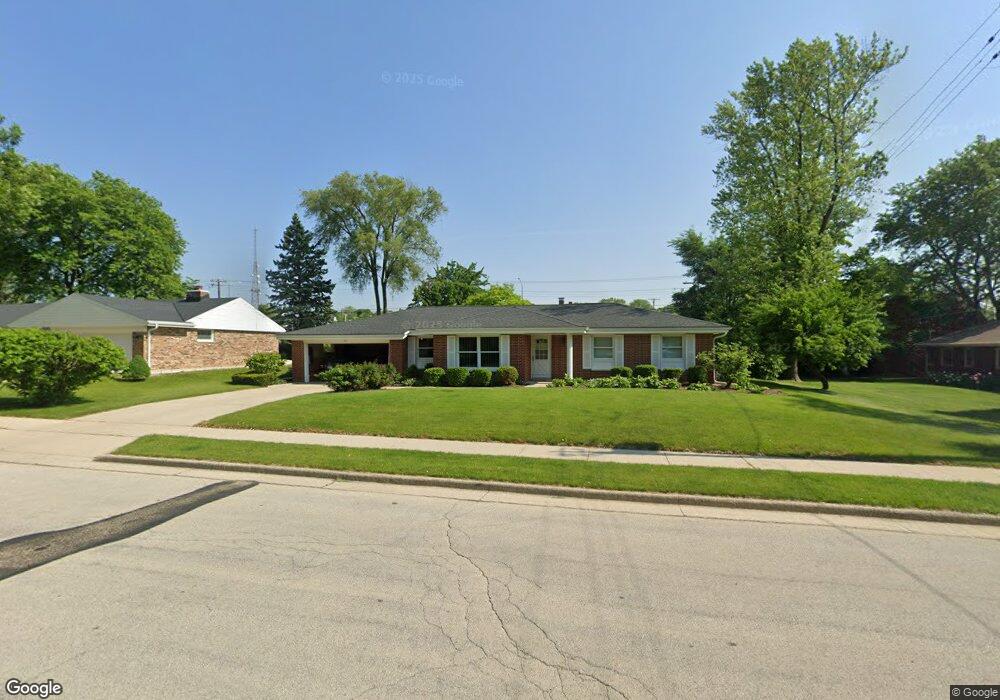 1911 Stardust Dr, Waukesha, WI 53186 - photo 1