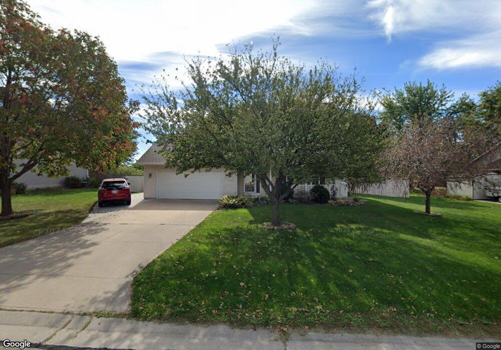 W5463 White Clover Cir, Appleton, WI 54915 - photo 1