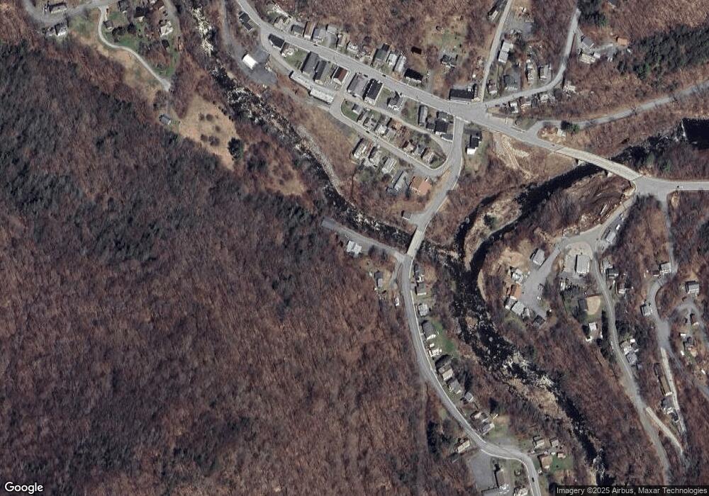 120 Tunnel St, Readsboro, VT 05350 - photo 1