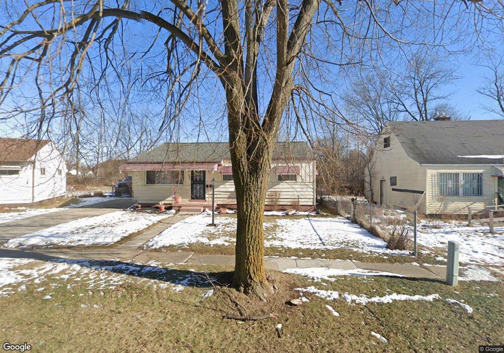 320 Robbie Ln, Flint, MI 48505 - photo 1