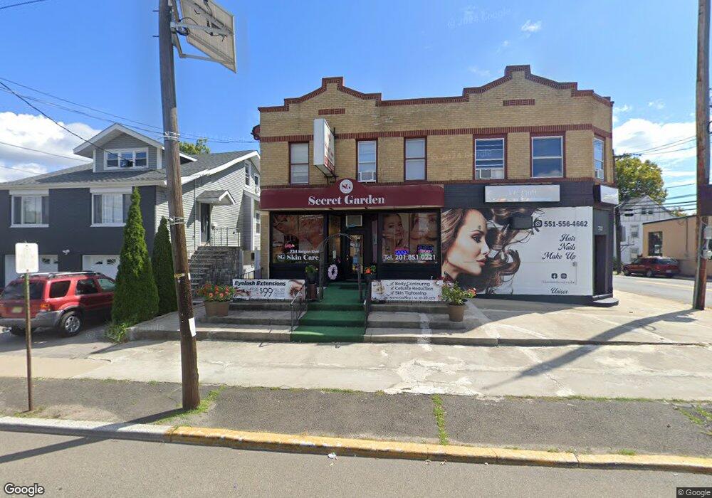 734 Bergen Blvd, Ridgefield, NJ 07657 - photo 1