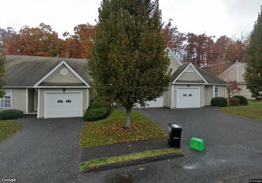 177 Julia Ct unit 177, Sandy Hook, CT 06482 - photo 1