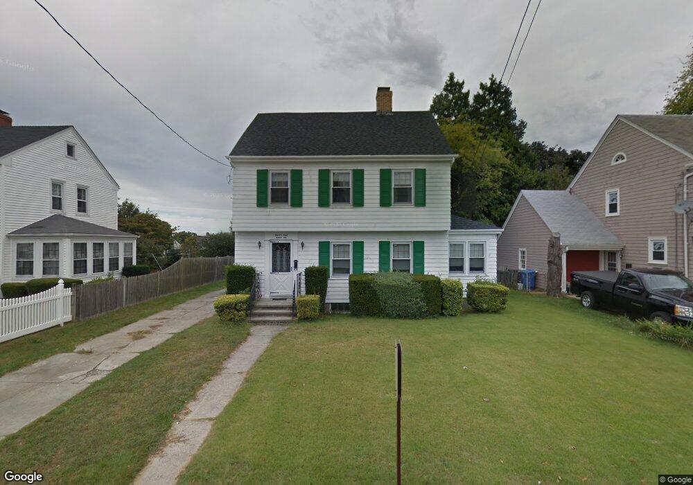 29 Maple Ave, Middletown, RI 02842 - photo 1