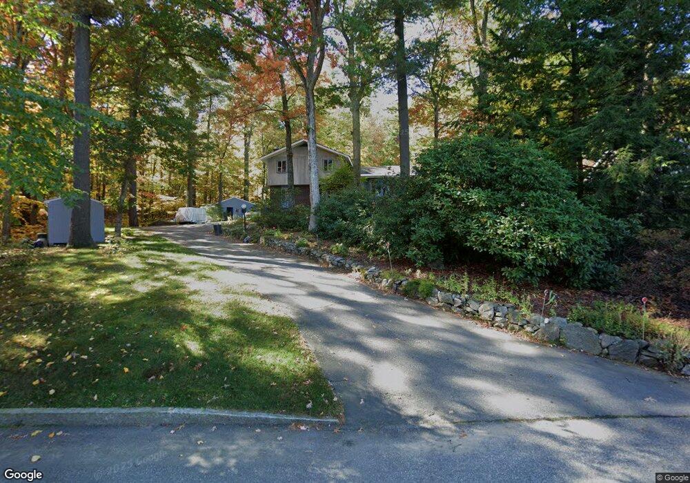 183 Skyline Dr, Manchester, NH 03109 - photo 1