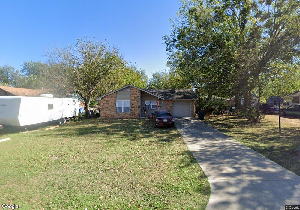 319 N Washington Ave, Shawnee, OK 74801 - photo 1