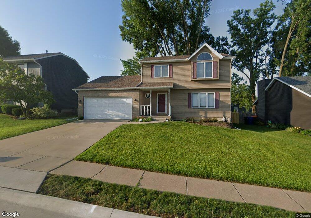 1511 W 49th St, Davenport, IA 52806 - photo 1