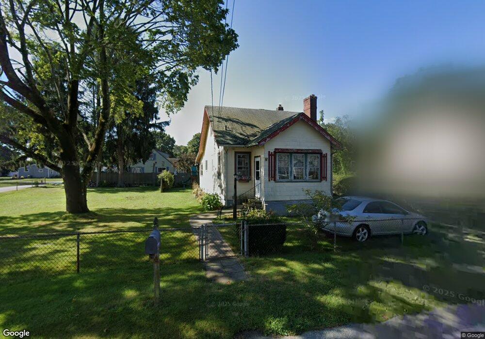 72 Maplehurst Ave, Warwick, RI 02889 - photo 1