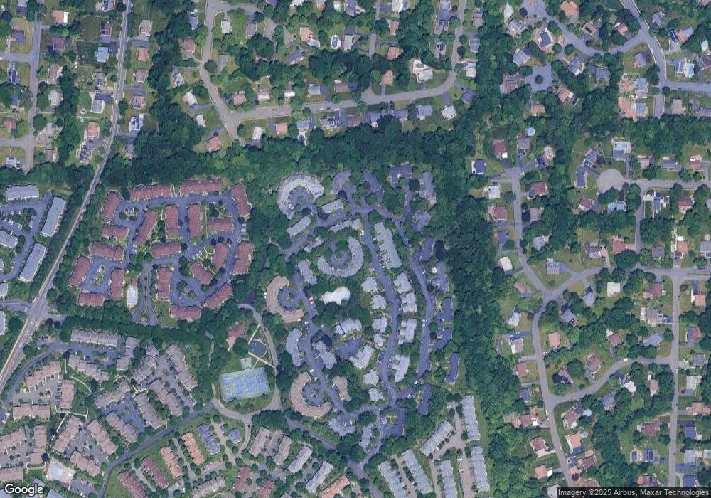 282 Treetop Cir unit 282, Nanuet, NY 10954 - photo 1