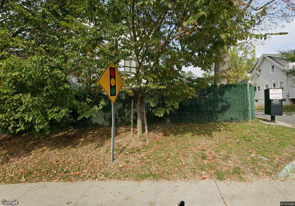 18 Old Nyack Turnpike, Monsey, NY 10952 - photo 1