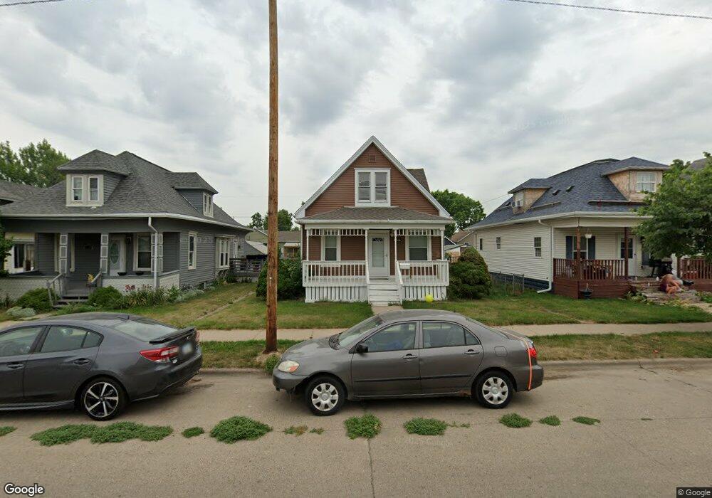 1221 4th St SW, Cedar Rapids, IA 52404 - photo 1