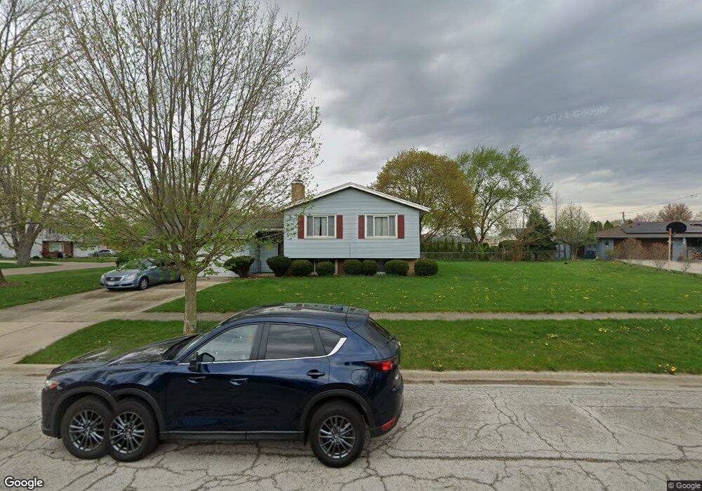 1565 Crestwood Ct, Aurora, IL 60506 - photo 1