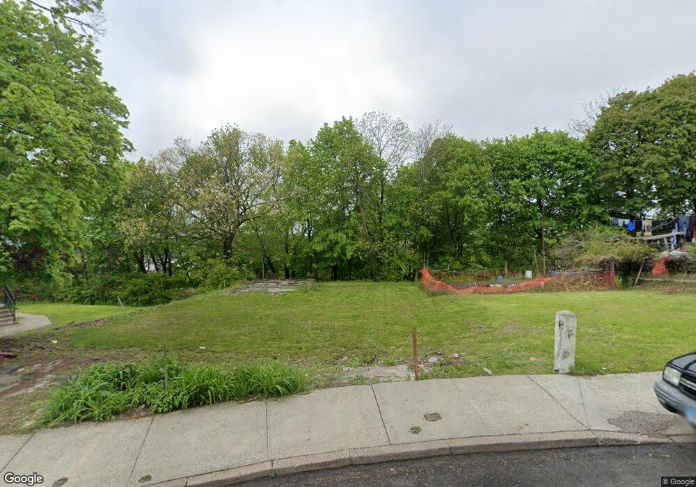 69 Dikeman St unit 3rd, Waterbury, CT 06704 - photo 1