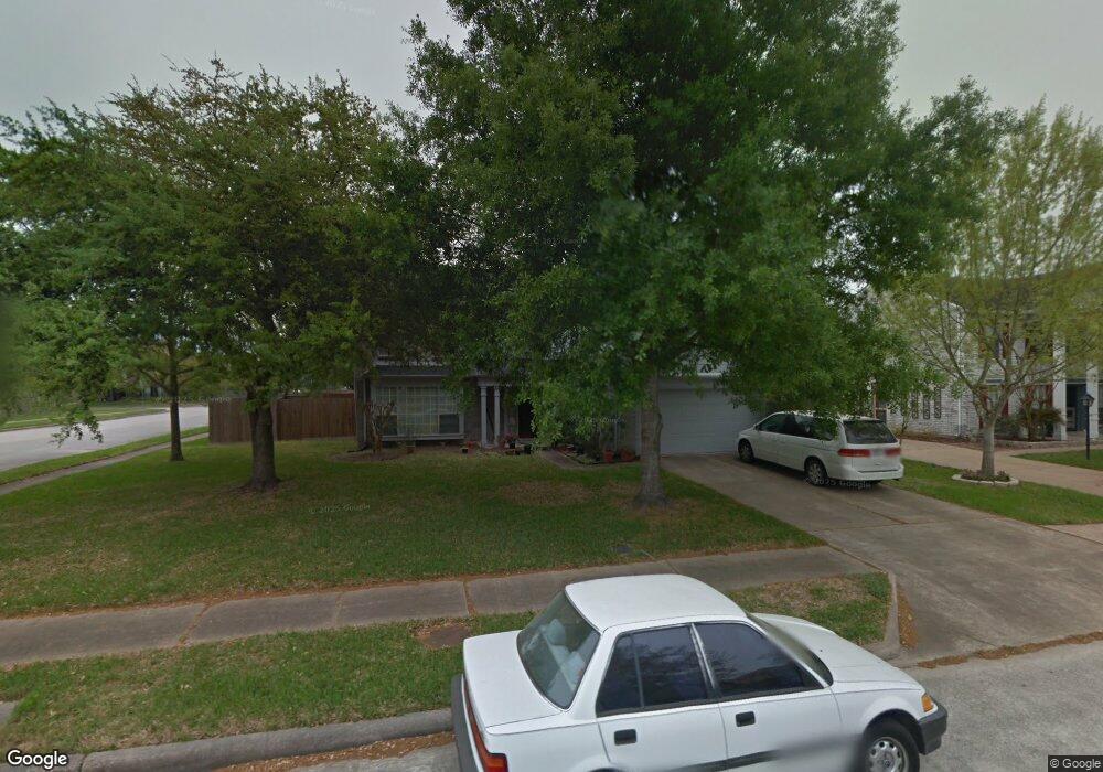 4001 Spring River Dr, Pearland, TX 77584 - photo 1