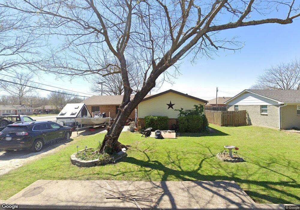 1226 Lynnwood Dr, Cleburne, TX 76033 - photo 1