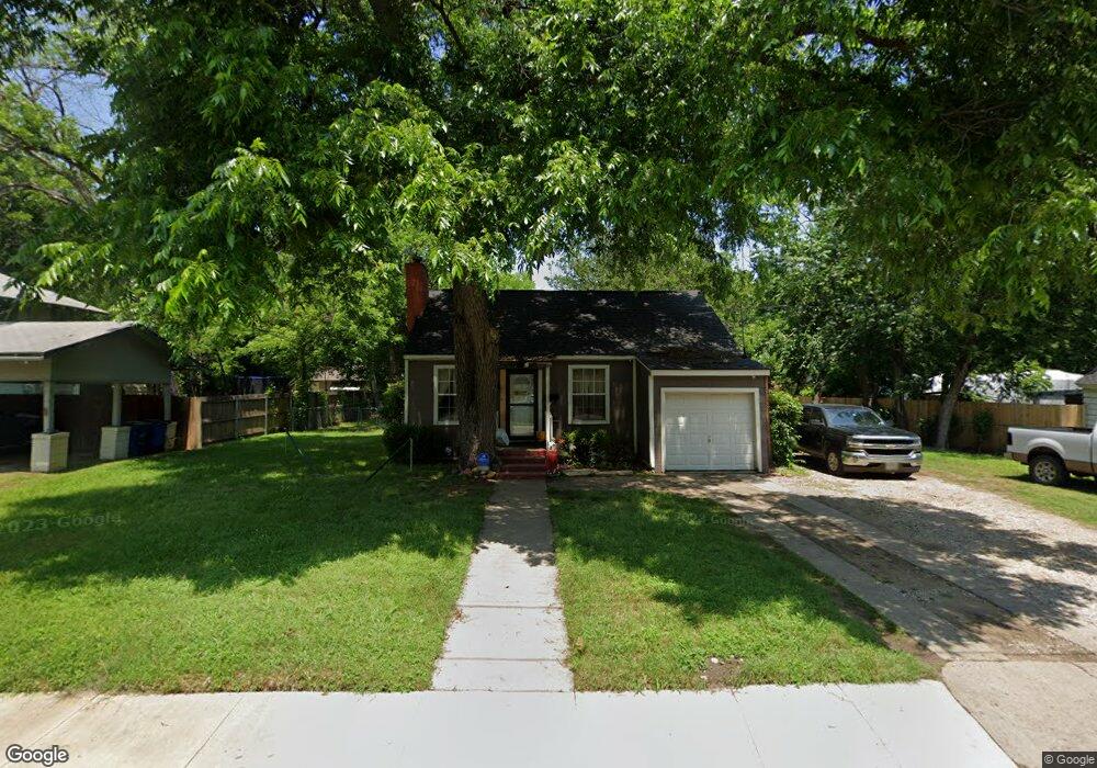 700 N Sherman St, Ennis, TX 75119 - photo 1