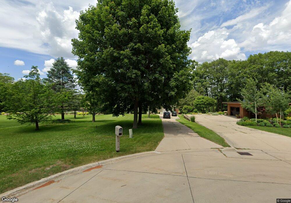 1609 Grandview Ct, Cedar Falls, IA 50613 - photo 1