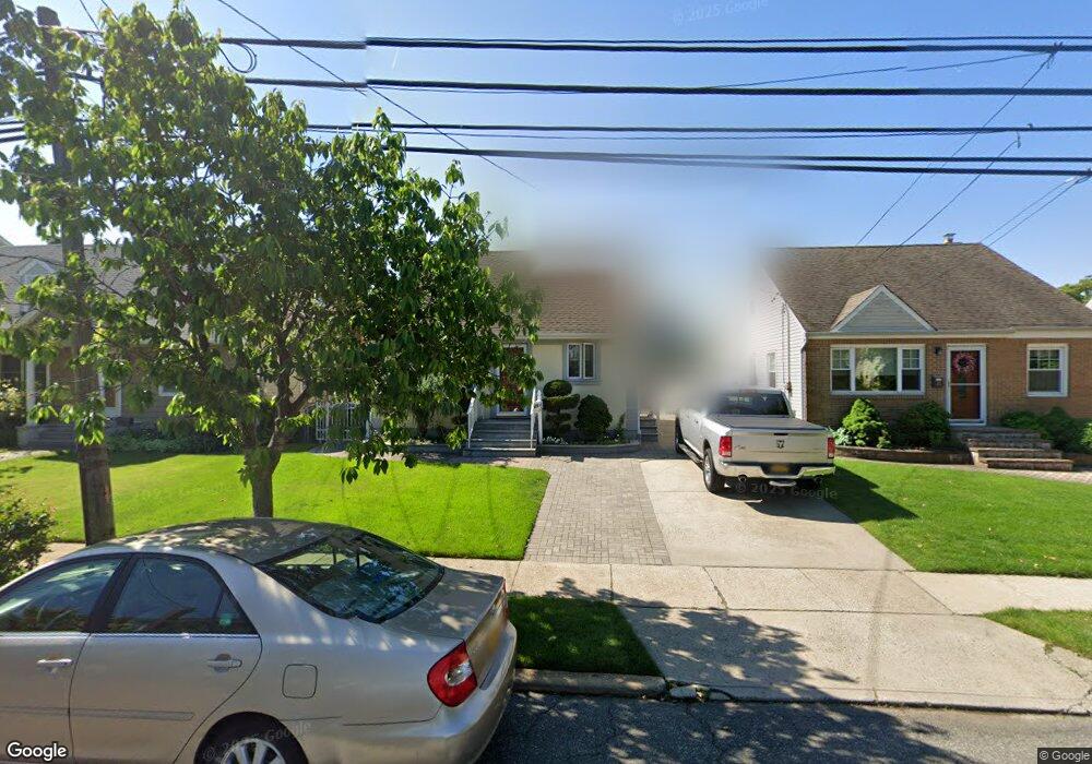 49 Raff Ave, Mineola, NY 11501 - photo 1