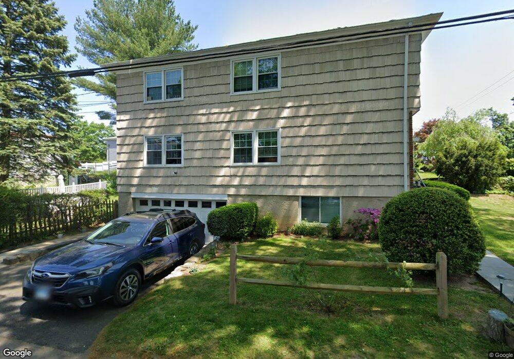 17 Reynolds Place, Greenwich, CT 06831 - photo 1