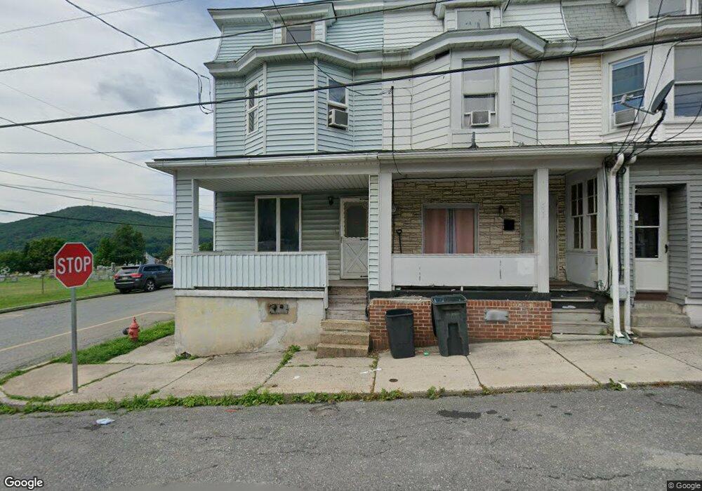 302 N Elizabeth St, Tamaqua, PA 18252 - photo 1