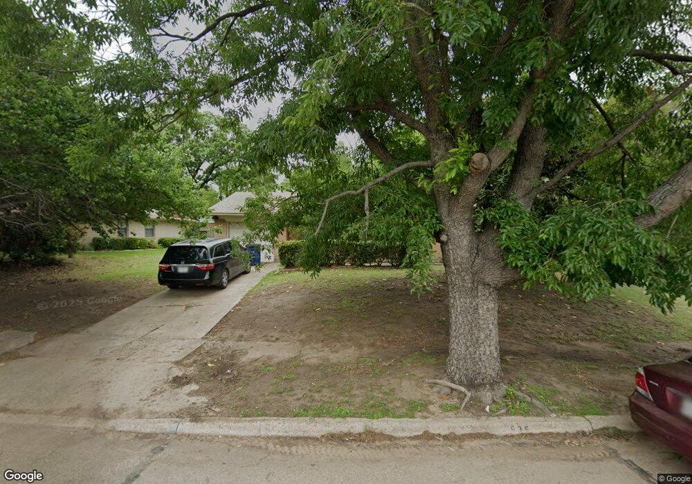 535 Lakeshore Dr, Ennis, TX 75119 - photo 1