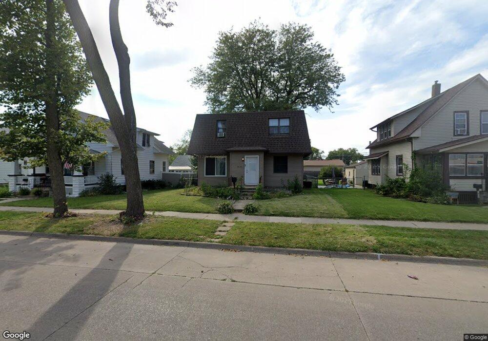 1808 J St SW, Cedar Rapids, IA 52404 - photo 1