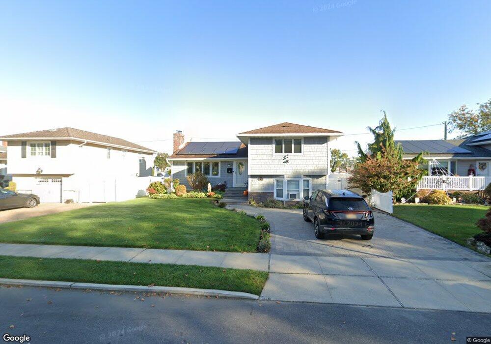 3911 Lawrence Rd, Seaford, NY 11783 - photo 1