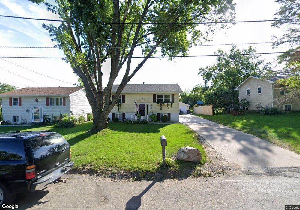 711 19th St NW, Cedar Rapids, IA 52405 - photo 1