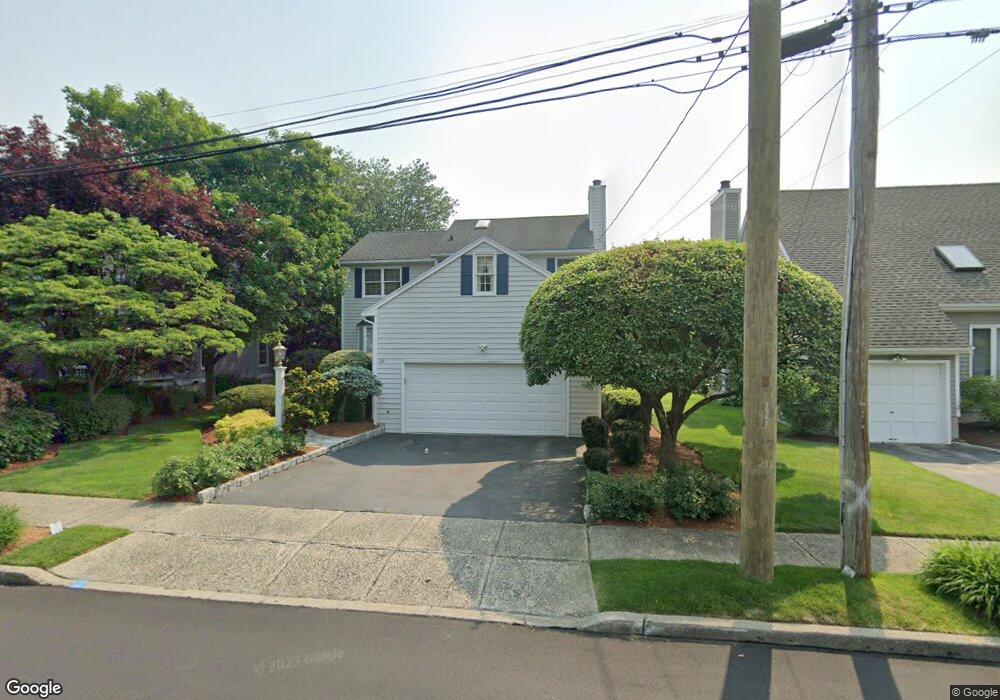 24 Bridget Ln, Fairfield, CT 06824 - photo 1