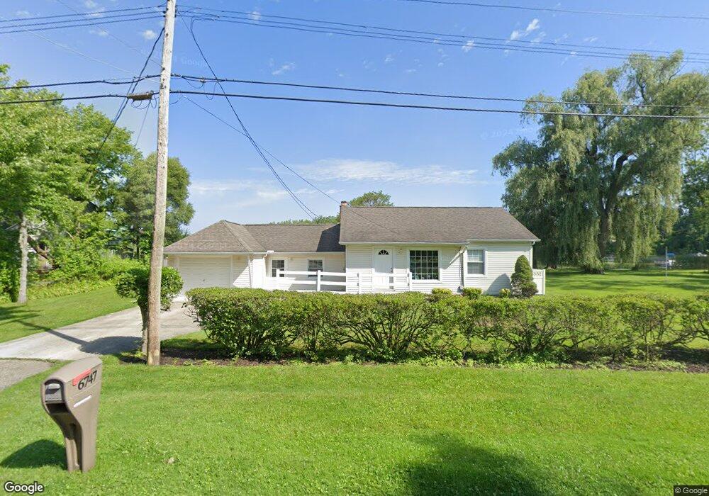 6747 Scotch Lake Dr, West Bloomfield, MI 48324 - photo 1