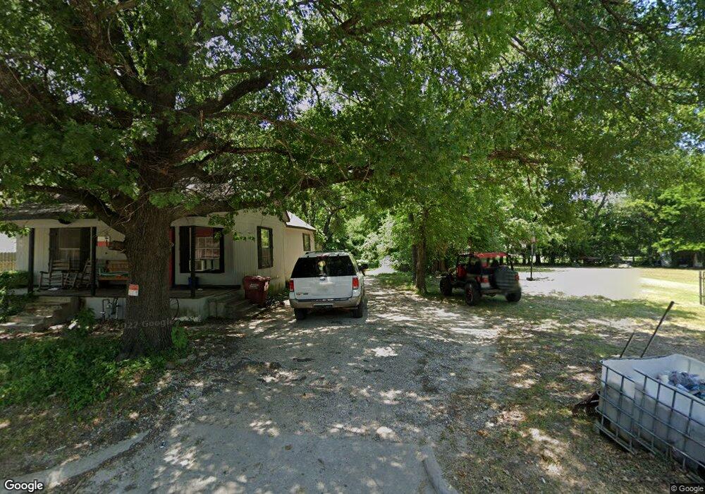 609 Beech St, Bonham, TX 75418 - photo 1