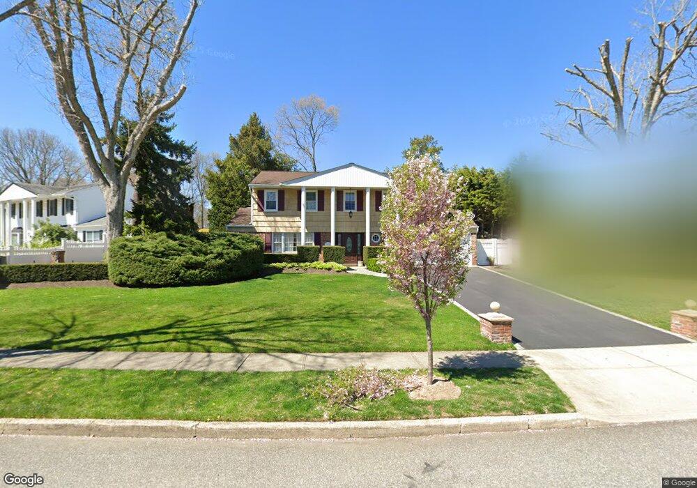47 Chatham Rd, ComMacK, NY 11725 - photo 1