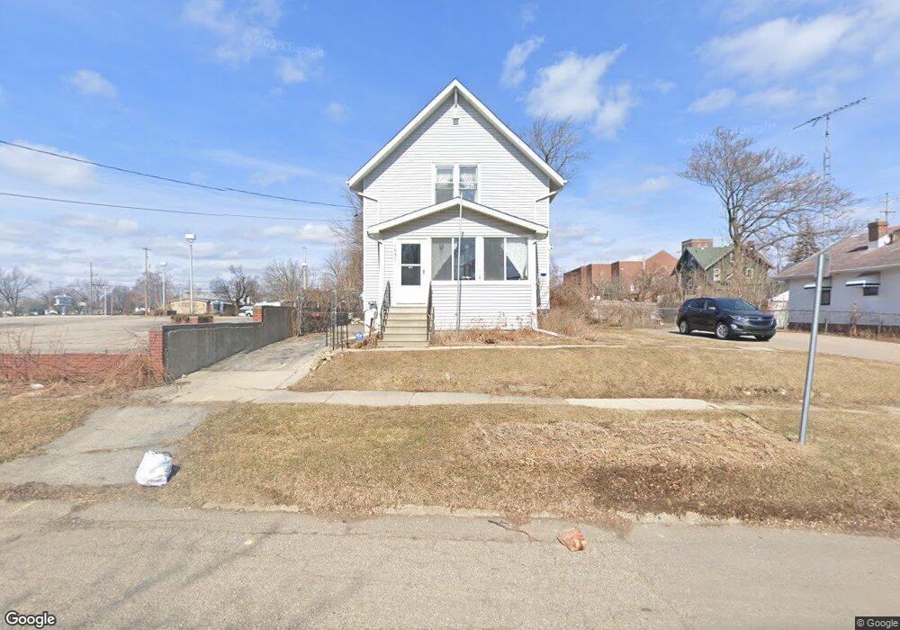 1637 Indiana Ave, Flint, MI 48506 - photo 1